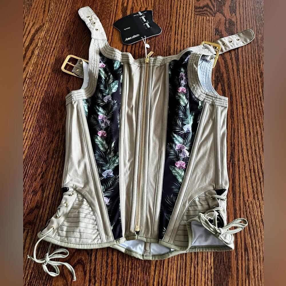Corset Story